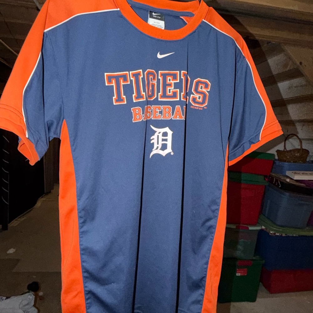 Nike Blue and Orange Short Sleeve Tee